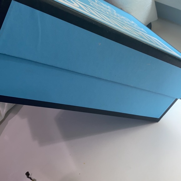 Gucci empty box with tissue and certificate👏😘🥰 - Picture 9 of 10